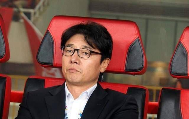 由钱嘉乐导演，郑伊健、陈小春、林晓峰、钱嘉乐、谢天华五兄弟领衔主演的电影《黄金兄弟》今日发布一组;燃帅版角色海报